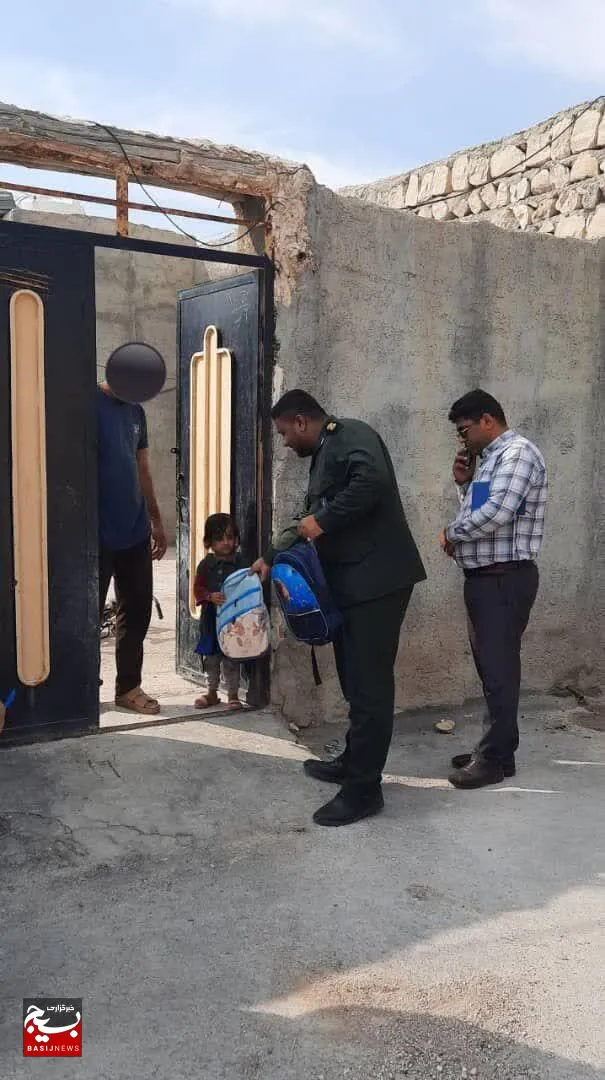 رزمایش مواسات و همدلی در روستای کنارزرد به مناسبت هفته بسیج برگزار شد