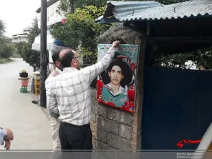 نصب تمثال شهدا در سر درب منازل + تصاویر