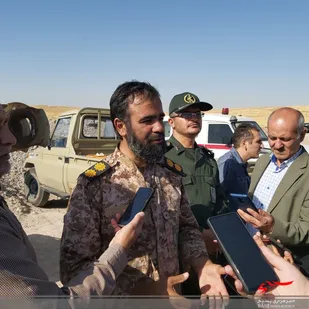 نمایشگاه &laquo;نسیم یادگار&raquo; با هدف نشر فرهنگ دفاع مقدس در حال برگزاری است