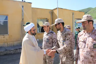 دشمن در هر لحظه تغییر ماهیت می دهد