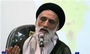 قدرت نظامی و دفاعی ایران باید روز به روز تقویت شود