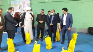 اهدا ۶۰۰ بسته معیشتی جامعه ورزش شاهرود به خانواده های نیازمند+ تصاویر