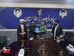 دیدار امیر عالی تختی فرمانده هوانیروز با فرمانده ناحیه مقاومت بسیج مسجدسلیمان به مناسبت روز پاسدار