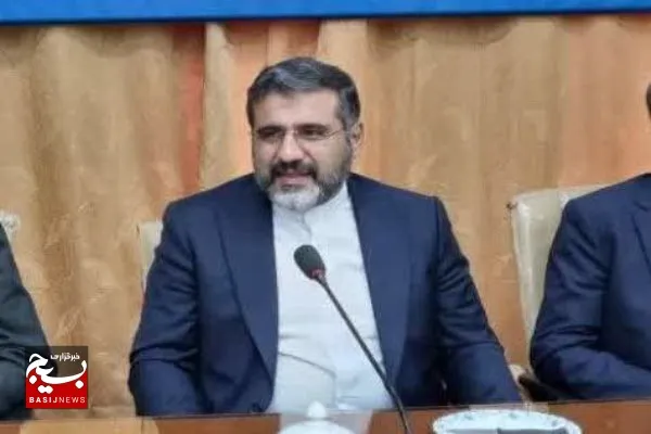 از تولید آثار فاخر در حوزه انقلاب اسلامی و دفاع مقدس حمایت می‌کنیم