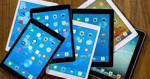 اهدای تبلت به دانش&zwnj;آموزان تحت پوشش انجمن حمایت زندانیان ملایر
