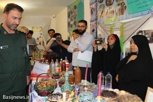 بازدید فرمانده سپاه ناحیه همدان از نمایشگاه&zwnj;های طرح اسوه