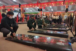 مراسم غبارروبی و گلباران قبور مطهر شهدای لارستان برگزار شد