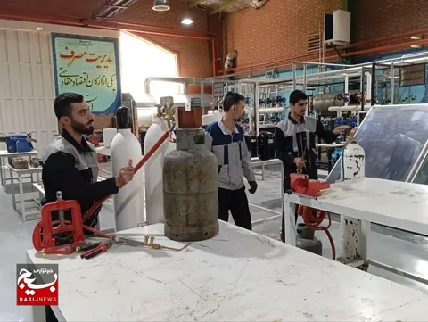 آغاز آزمون عملی دومین دوره مسابقات مهارتی کارکنان وظیفه سپاه شرق تهران در ۲۰ رشته مهارتی