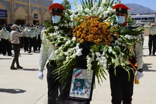 اولین شهید سال ۱۴۰۰ ناجا در فارس تشییع و تدفین شد/ پیکر این شهید با اهداء عضو،به چند نفر زندگی بخشید