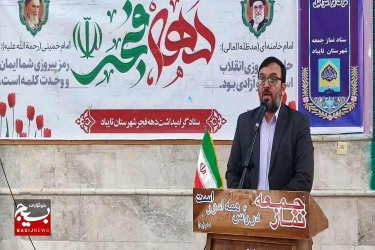  انقلاب اسلامی ایران در زمینه حضور مردمی، یک نمونه منحصربه‌فرد و بی‌نظیر است