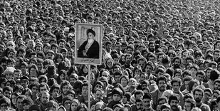 انقلاب اسلامی، انقلابی مردمی و متفاوت از سایر انقلاب هاست