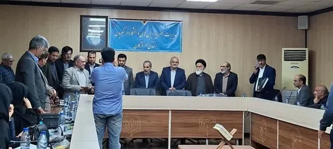 تقدیر میرسامان پیشوایی از استاد برجسته و پدر دو شهیده مدرسه شجره طیبه میناب