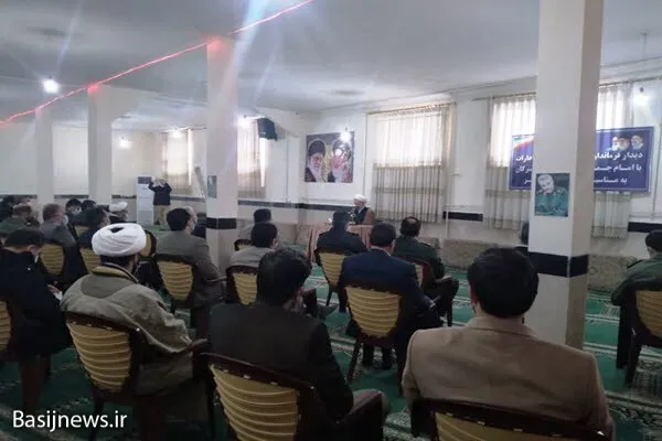 مردمی بودن امام خمینی(ره) باعث حرکت عظیم مردم شد