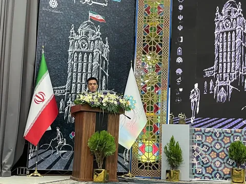 تئاتر خیابانی به تقویت نشاط اجتماعی و پویایی شهری کمک می‌کند