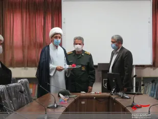 تجلیل ناحیه مقاومت بسیج دهاقان از  زحمات کادر درمانی