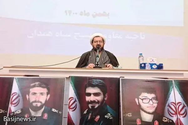 گام دوم انقلاب بر دوش جوانان است
