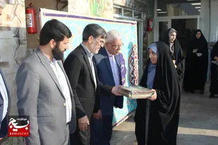 افتتاح نمایشگاه به مناسبت هفته بسیج دانش آموزی در خمینی شهر