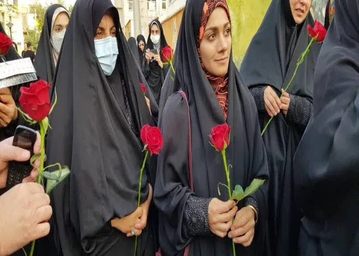 حجاب و عفاف ضامن بنیان خانواده ها وامنیت در جامعه است