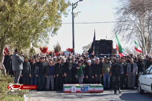 مراسم تشییع پیکر مطهر شهدای شهرستان خمین زیر بمباران دشمن