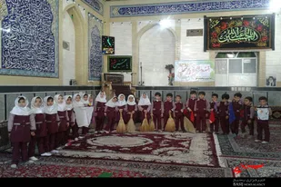 غبارروبی مسجد توسط نوگلان مهد قرآنی حسین&zwnj;آباد عاشوری در آستانه نوروز