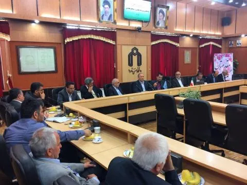 نشست هم انديشي دست اندركاران فعالیتهای معدنی و صنايع معدني شهرستان های شاهرود و میامی