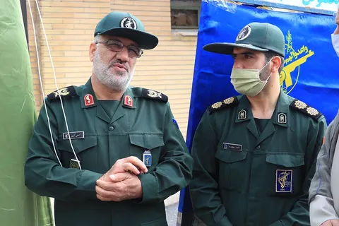 بازدید فرمانده سپاه استان مرکزی از فعالیت گروه‌های جهادی در شازند