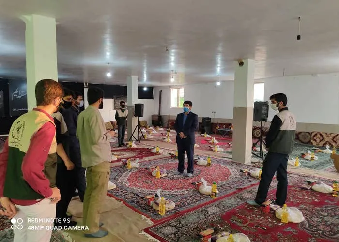 تداوم کمک های مؤمنانه بسیجیان  پایگاه مقاومت شهدای فرهنگیان سپاه ناحیه ایلام به آسیب دیدگان کرونا