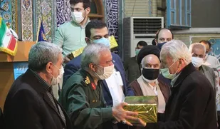 شهیدان بهترين پشتوانه هاي انقلاب هستند/دنياي غرب جرأت رويارويي مستقيم با ملت ايران را ندارد