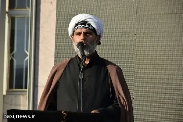 امروز جهاد تببین راه خروج از فتنه است