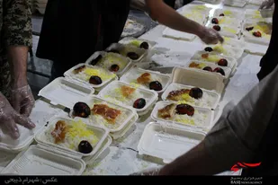 توزیع 1100 پرس غذا به&zwnj;همت بسیجیان گردان 156 امام حسین(ع) ملایر