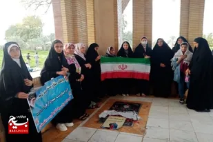 عطر افشانی وغبار روبی قبور مطهر شهدای روستای گلنگون تنگستان