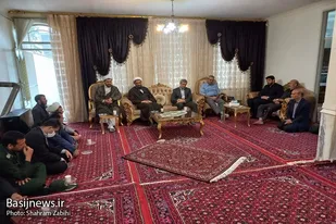 دیدار استاندار و نماینده ولی فقیه در استان همدان با خانواده شهید امنیت&laquo;علی نظری&raquo;