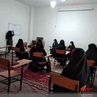 برگزاری کلاس خطاطی توسط پایگاه زینبیه ۱۴ حوزه کوثر 2