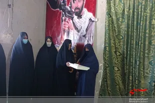 دیدار فرمانده حوزه خواهران بزمان به همراه خواهران بسیجی از مادر شهید مدافع حرم شهید سجادی