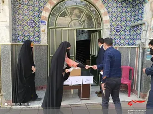 5000 ماسک بهداشتی در رزمایش آمرین سلامت در مناطق محمد شهر و ماهدشت توزیع شد