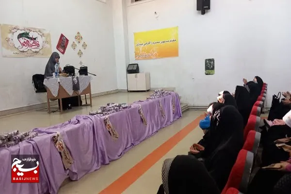 برگزاری نشست‌های بصیرتی طی هفته زن و دهه مقاومت در حوزه حضرت مریم (س) همدان