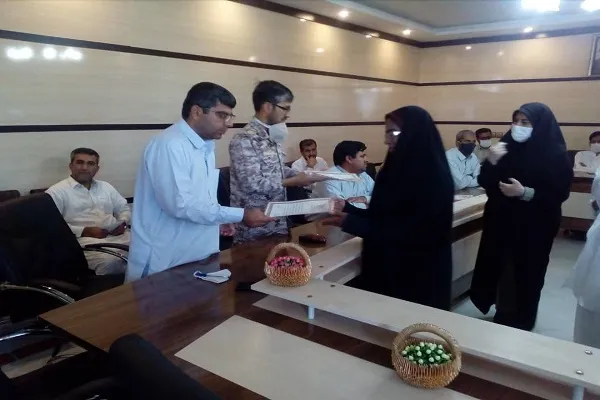 تجلیل از معلمین و فرهگیان نخبه بسیجی ایرانشه