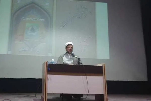 حجاب ثمره معرفت انسان به جهان هستی است