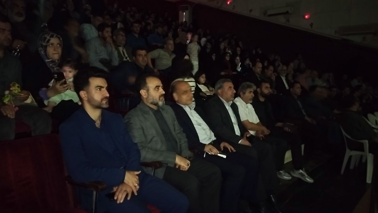 اکران مردمی فیلم «جانشین» در سینما سپیدرود رشت اکران مردمی فیلم «جانشین» در سینما سپیدرود رشت