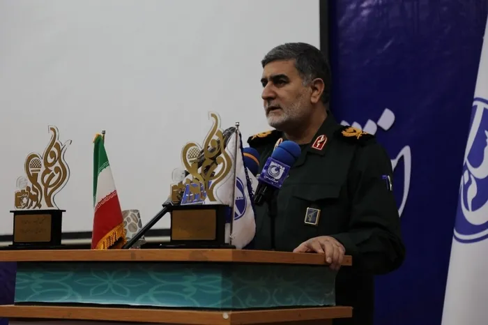 نقد و مطالبه رسانه ها در راستای ارتقای وضعیت موجود و امیدآفرینی باشد