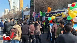 خدمت‌رسانی خانواده لشکر ۵ نصر به زائران جشن نیمه شعبان در قاب دوربین بسیج