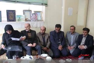 دیدار جمعی از مسئولان ملایری با خانواده شهید &laquo;نهاوندی&raquo;