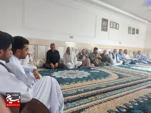 دیدار صمیمی فرمانده حوزه عشایری امام حسین با معتمدان و بزرگان روستا ی حاجی آباد