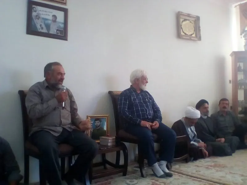 برگزاری محفل روایتگری ایثارگران و شهدا در منزل شهید نوری در روستای دیزج شاهرود
