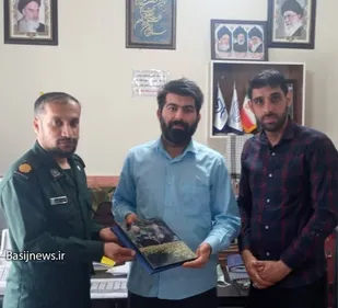 به مناسبت هفته عقیدتی سیاسی در بسیج از معلمان نمونه بسیجی تجلیل شد