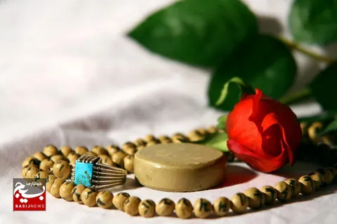 نحوه خواندن نماز والدین