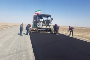 آغاز عملیات آسفالت قطعه چهار بزرگراه زابل_ زاهدان