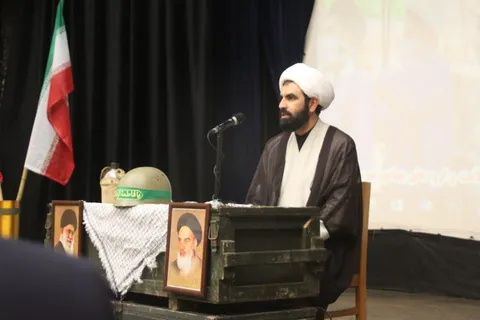 قریب به ۶۰ کشور علیه این انقلاب در جنگ وارد شدند