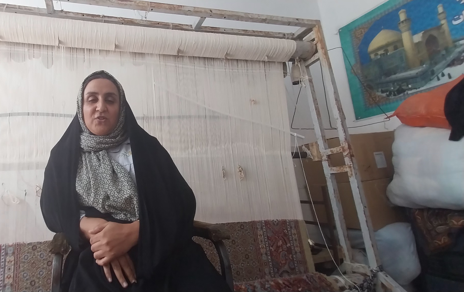 اینجا هنر نذرِ عاشقی میشود/ گِره بر تاروپود پود قالی که گِرهی را باز میکند اینجا هنر نذرِ عاشقی میشود/ گِره بر تاروپود پود قالی که گِرهی را باز میکند