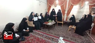 دیدار وتجلیل از خانواده ایثارگر دفاع مقدس توسط خواهران بسیجی در اهواز